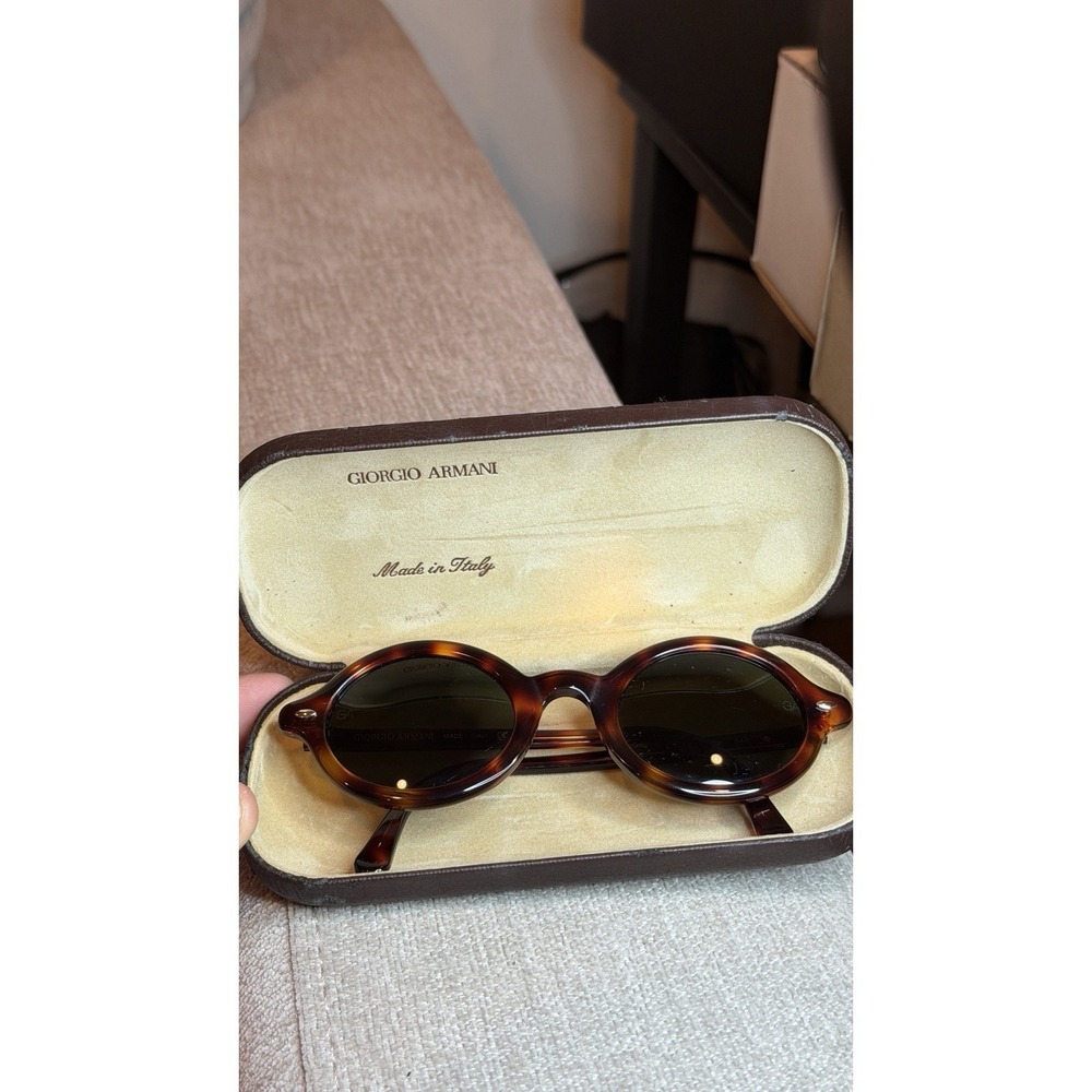 Vintage Giorgio Armani Oval Tortoise Sunglasses 937 122 Made In Italy